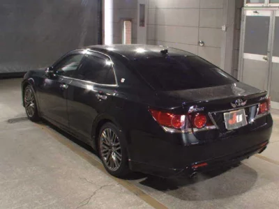Toyota CROWN  с аукциона в Японии