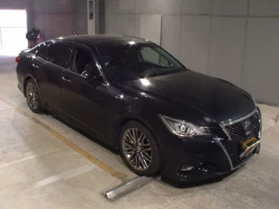 Toyota CROWN  с аукциона в Японии