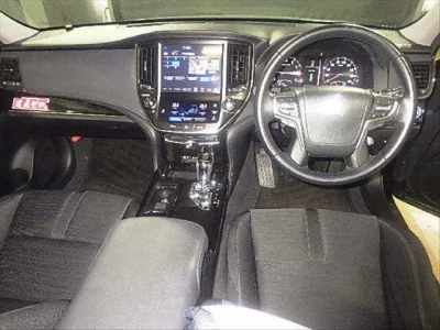 Toyota CROWN  с аукциона в Японии