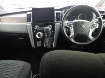 Mitsubishi DELICA D5