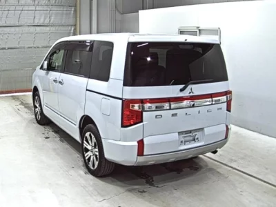 Mitsubishi DELICA D5