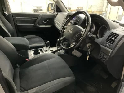 Mitsubishi PAJERO  с аукциона в Японии