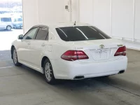 Toyota CROWN лот № 7047 оценка RA  с аукциона в Японии 1