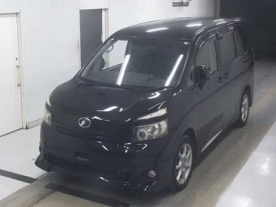Toyota VOXY  с аукциона в Японии