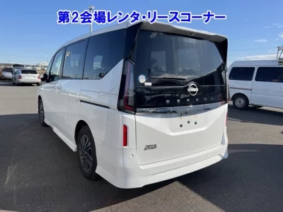 Nissan SERENA  с аукциона в Японии