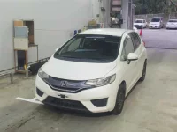Honda FIT лот № 1033 оценка 3.5  с аукциона в Японии 3
