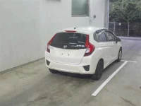 Honda FIT лот № 1033 оценка 3.5  с аукциона в Японии 4