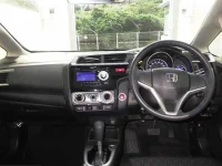 Honda FIT лот № 1033 оценка 3.5  с аукциона в Японии 5