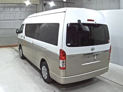 Toyota HIACE  с аукциона в Японии