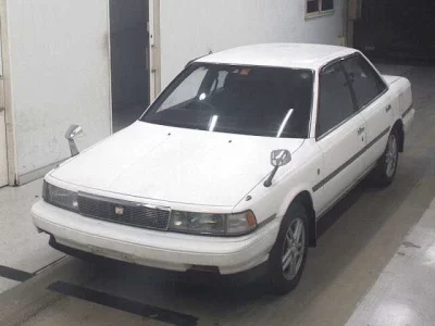 Toyota CAMRY  с аукциона в Японии