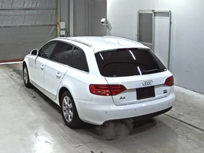 Audi A4  с аукциона в Японии