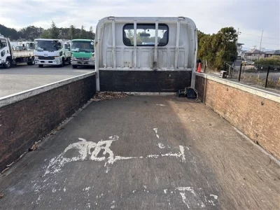 Isuzu ELF  с аукциона в Японии