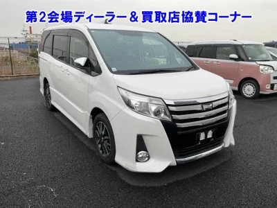 Toyota NOAH  с аукциона в Японии