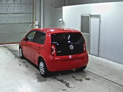 Volkswagen UP  с аукциона в Японии