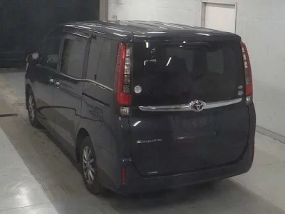 Toyota ESQUIRE  с аукциона в Японии