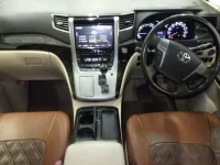 Toyota ALPHARD лот № 1196 оценка 3.5  с аукциона в Японии 2