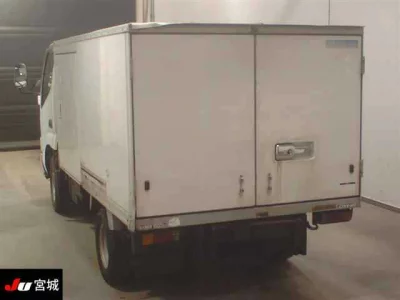 Toyota DYNA  с аукциона в Японии