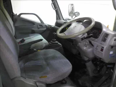 Toyota DYNA  с аукциона в Японии