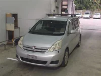 Toyota ISIS лот № 1069 оценка 3  с аукциона в Японии 3