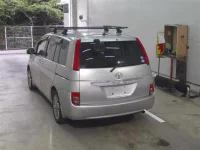 Toyota ISIS лот № 1069 оценка 3  с аукциона в Японии 1