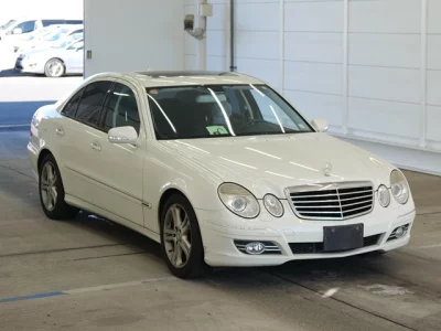 Mercedes-Benz E CLASS  с аукциона в Японии