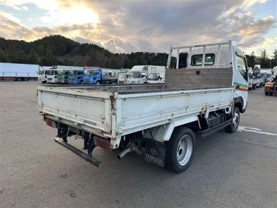 Toyota DYNA  с аукциона в Японии