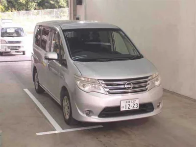 Nissan SERENA  с аукциона в Японии