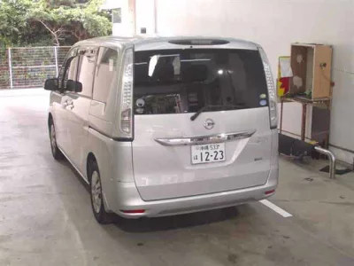 Nissan SERENA  с аукциона в Японии