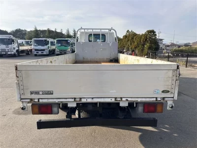 Isuzu ELF  с аукциона в Японии
