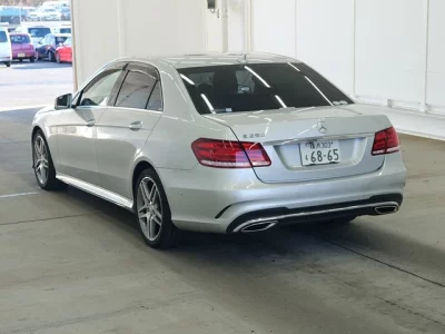 Mercedes-Benz E CLASS  с аукциона в Японии