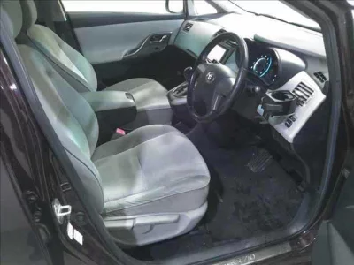 Toyota MARK X ZIO  с аукциона в Японии