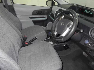 Toyota AQUA  с аукциона в Японии