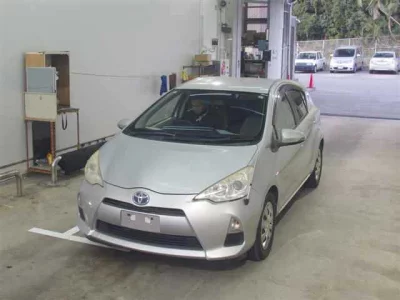 Toyota AQUA  с аукциона в Японии