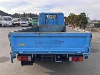 Toyota DYNA  с аукциона в Японии