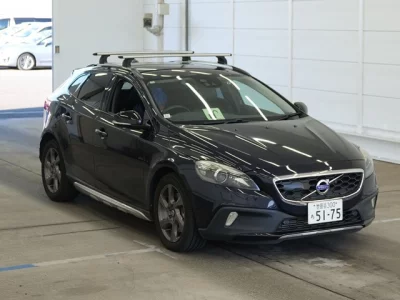 Volvo V40  с аукциона в Японии