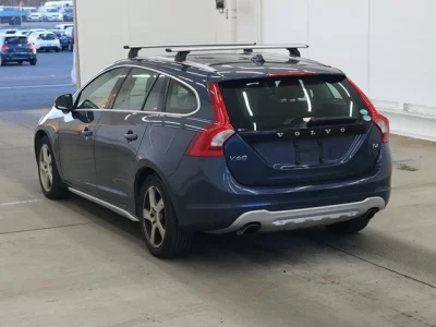 Volvo V60  с аукциона в Японии