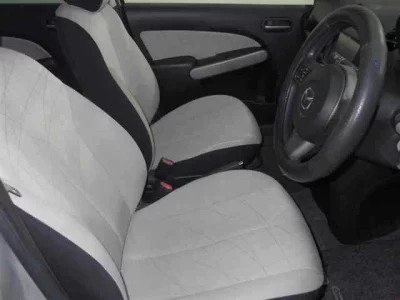 Mazda DEMIO  с аукциона в Японии