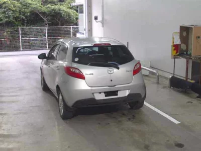 Mazda DEMIO  с аукциона в Японии