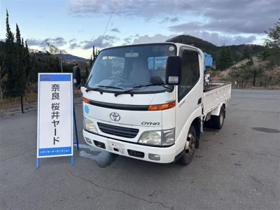Toyota DYNA  с аукциона в Японии