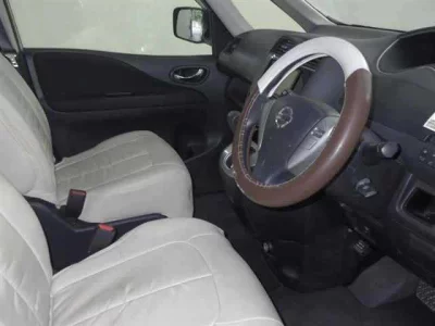 Nissan SERENA  с аукциона в Японии