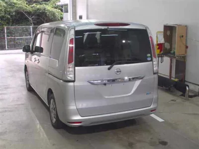 Nissan SERENA  с аукциона в Японии