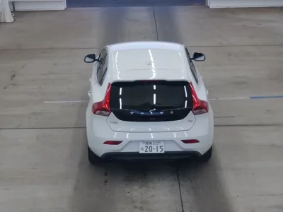 Volvo V40  с аукциона в Японии