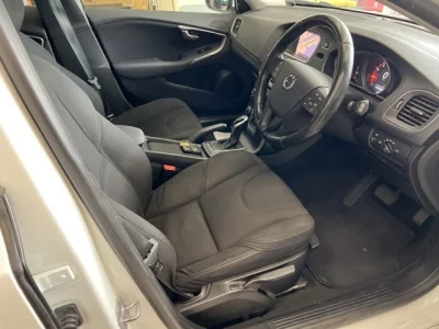 Volvo V40  с аукциона в Японии