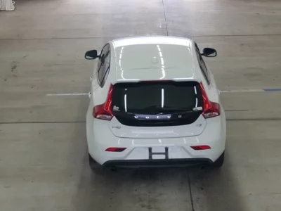 Volvo V40  с аукциона в Японии