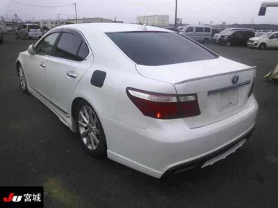 Lexus LS  с аукциона в Японии