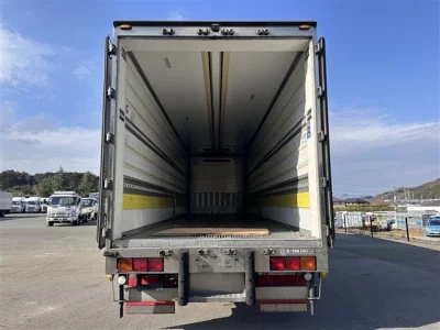 Mitsubishi FUSO TRUCK  с аукциона в Японии