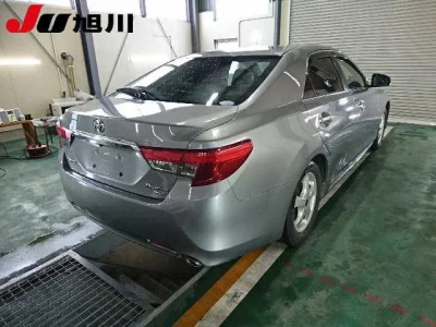 Toyota MARK X  с аукциона в Японии