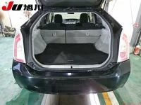 Toyota PRIUS лот № 4318 оценка R  с аукциона в Японии 4