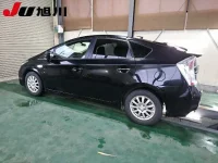 Toyota PRIUS лот № 4318 оценка R  с аукциона в Японии 5