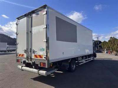 Isuzu FORWARD  с аукциона в Японии